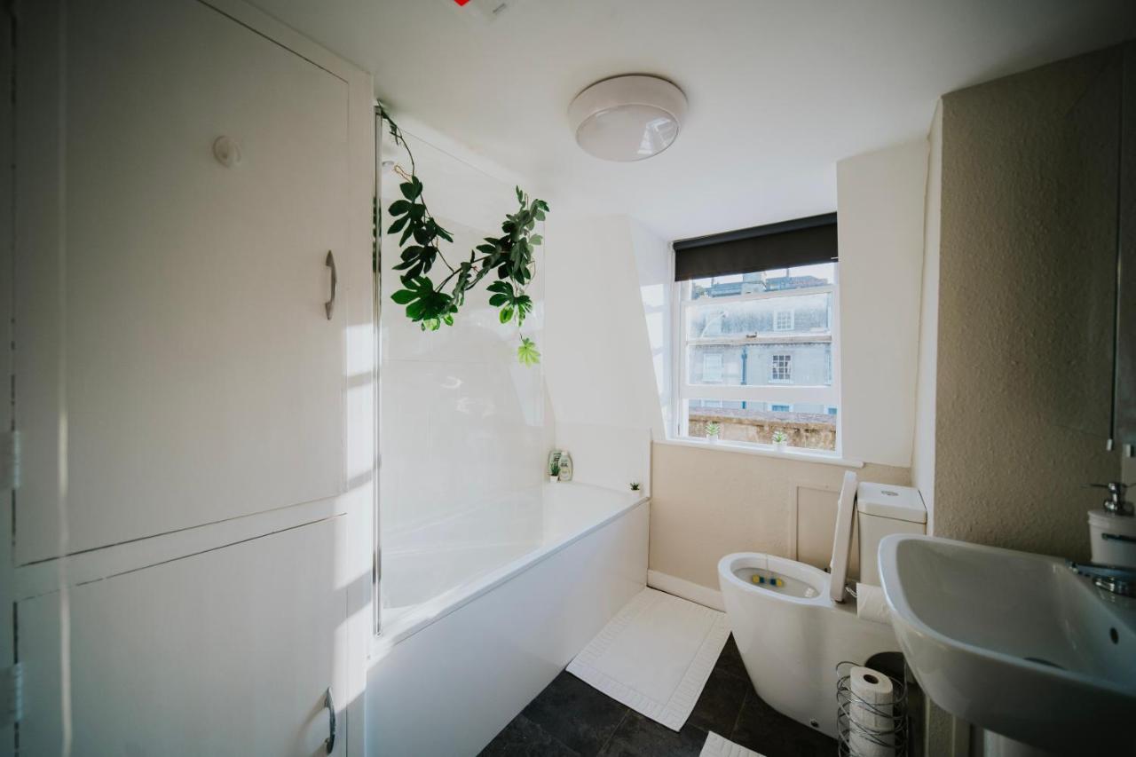 Roman Penthouse- City Skyline Views, 4K Tvs, 5G Wifi And More! Apartment Bath Luaran gambar