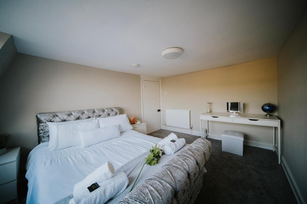 Roman Penthouse- City Skyline Views, 4K Tvs, 5G Wifi And More! Apartment Bath Luaran gambar