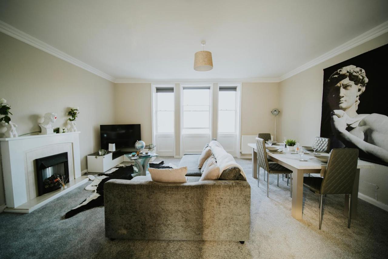 Roman Penthouse- City Skyline Views, 4K Tvs, 5G Wifi And More! Apartment Bath Luaran gambar